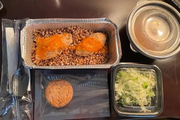 夜飯 夜飯 - 俄羅斯衛星通訊社