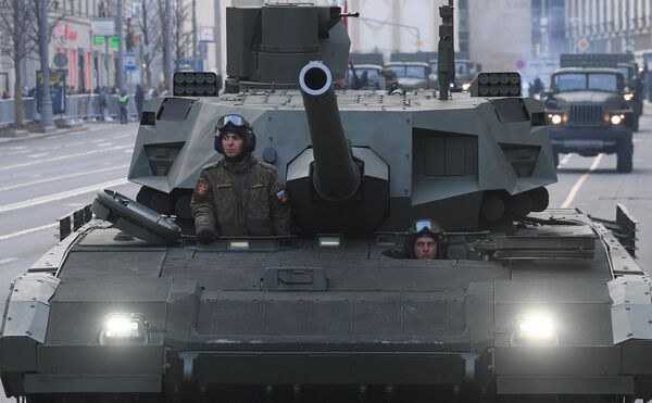 參加莫斯科勝利日閱兵式夜間合練的T-14“阿爾瑪塔”坦克通過特維爾大街。 - 俄羅斯衛星通訊社