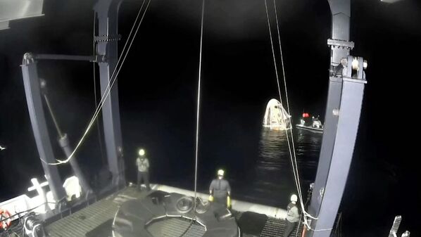NASA：載乘組從國際空間站返程的“龍”飛船返回艙在大西洋水上降落 - 俄羅斯衛星通訊社