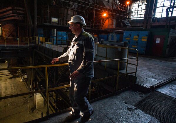 卢甘斯克人民共和国夏斯季耶市卢甘斯克火电站内的工人。 - 俄罗斯卫星通讯社