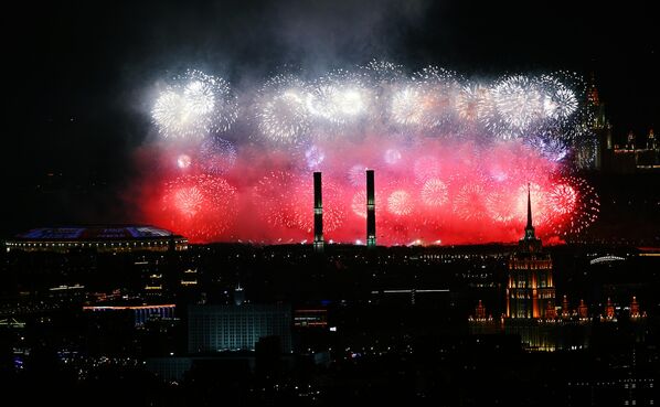 为庆祝伟大的卫国战争胜利在莫斯科燃放的节庆烟花。 - 俄罗斯卫星通讯社