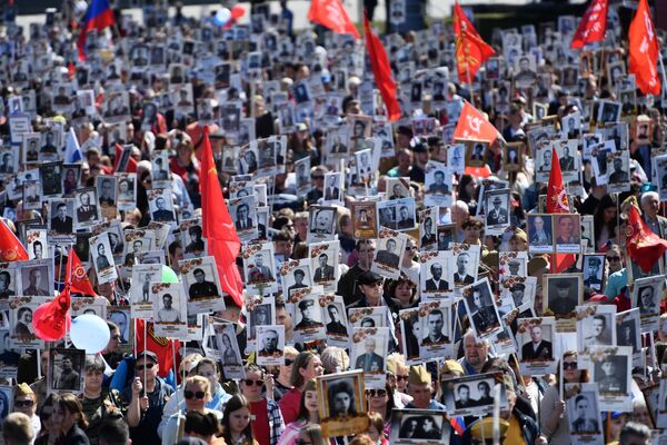 葉卡捷琳堡舉行“不朽軍團”遊行，以紀念偉大的衛國戰爭勝利77週年。 - 俄羅斯衛星通訊社