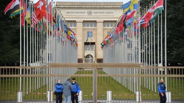 與俄羅斯外長謝爾蓋•拉夫羅夫同行參加聯合國安理會工作的記者尚未獲得簽證。 - 俄羅斯衛星通訊社