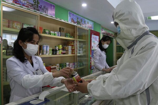 朝鲜居民领取药品。 - 俄罗斯卫星通讯社