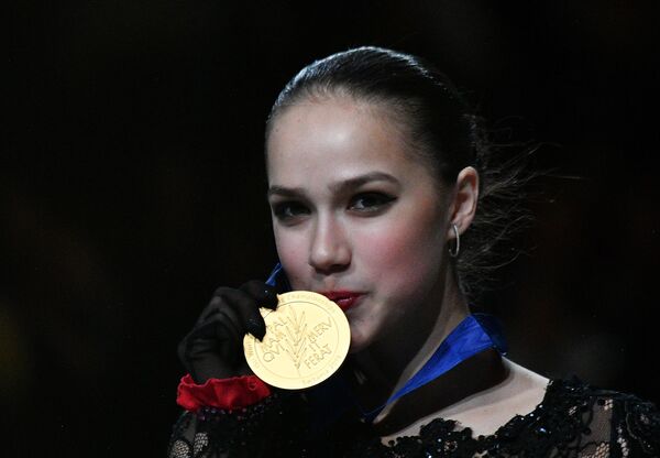 俄罗斯花样滑冰运动员阿林娜·扎吉托娃赢得东京世锦赛女子单人滑冠军。 - 俄罗斯卫星通讯社