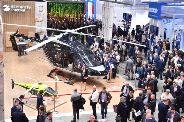 “俄罗斯直升机”公司展台上的安萨特直升机豪华定制版（Ansat Aurus）。 - 俄罗斯卫星通讯社