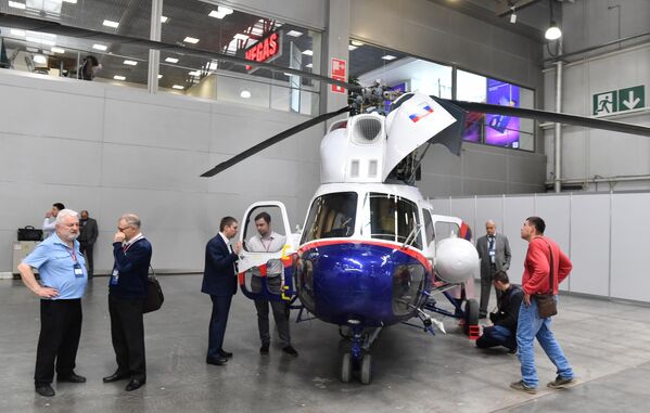 “偵察兵”輕型多用途直升機亮相在莫斯科克洛庫斯國際展覽中心舉行的第15屆俄羅斯國際直升機工業展覽會。 - 俄羅斯衛星通訊社