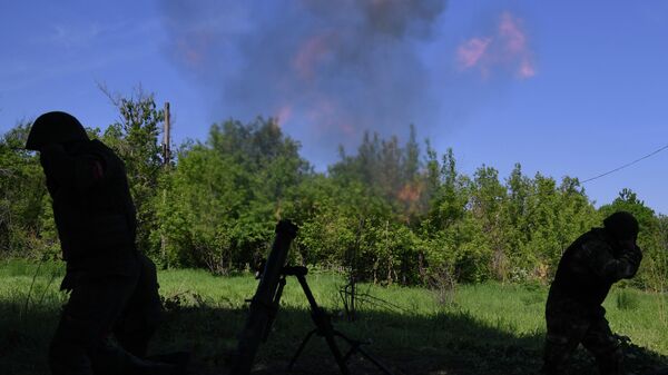 目擊者：烏軍用迫擊炮向投降的戰友開火 - 俄羅斯衛星通訊社