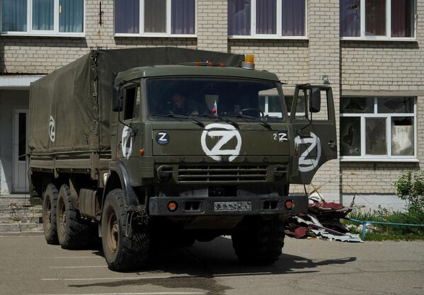 裝載人道主義救援物資的盧甘斯克人民共和國人民警察部隊的汽車，魯比日內。 - 俄羅斯衛星通訊社