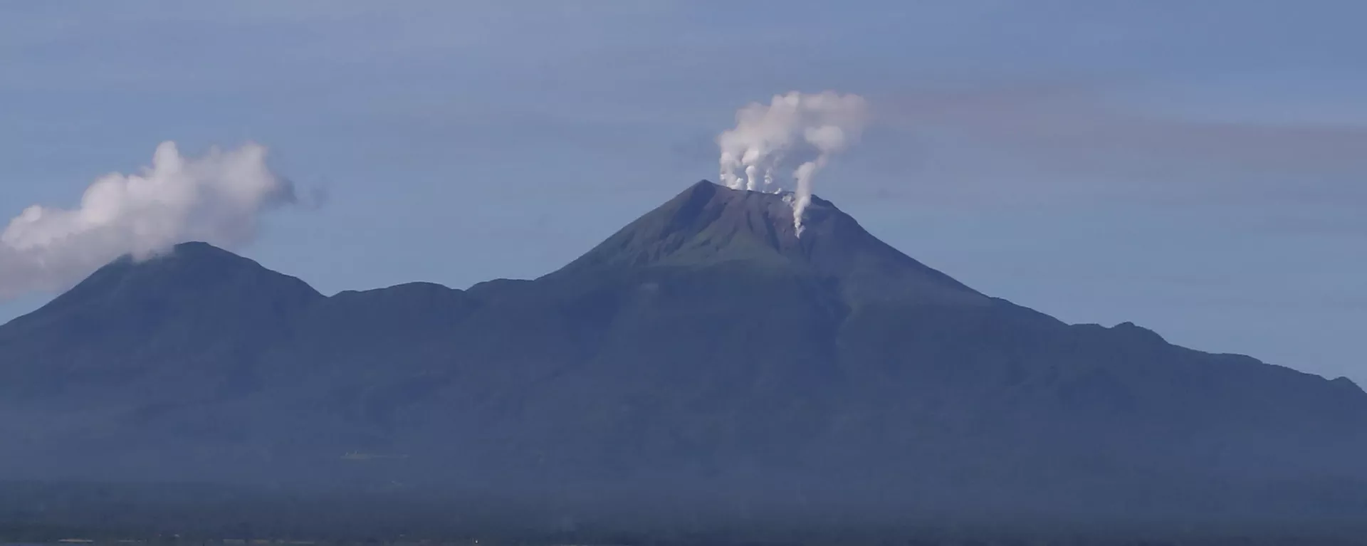 菲律賓布盧桑火山 - 俄羅斯衛星通訊社, 1920, 06.06.2022