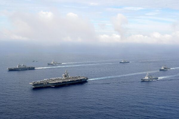 美国“罗纳德·里根”号航母与韩国“马罗岛”号两栖攻击舰参加联合军演 - 俄罗斯卫星通讯社