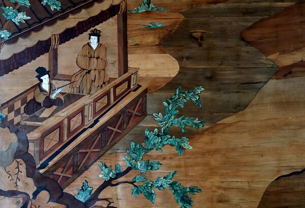 聖彼得堡奧拉寧鮑姆公園中國宮畫廊牆上用海象骨鑲嵌的木板畫。 - 俄羅斯衛星通訊社