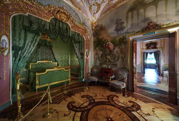 中國宮中以花緞裝飾的豪華臥室。 - 俄羅斯衛星通訊社