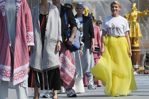 模特在莫斯科时装周上展示PARLE品牌新装。 - 俄罗斯卫星通讯社