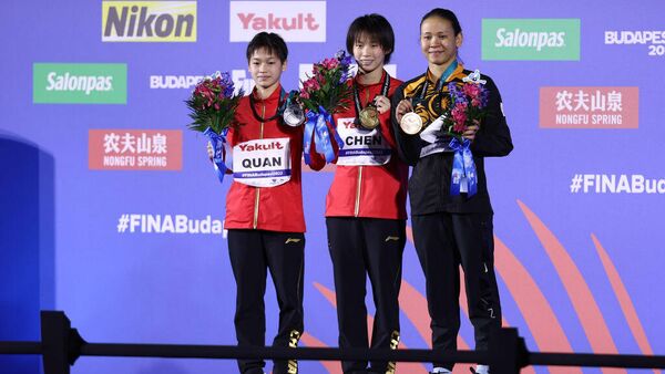 中国选手包揽游泳世锦赛女子十米台冠亚军 - 俄罗斯卫星通讯社