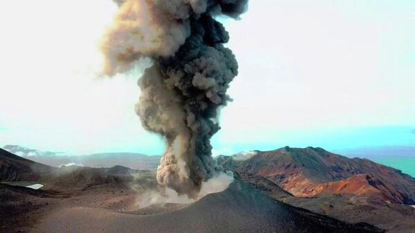 千島群島的埃別科火山噴發 - 俄羅斯衛星通訊社