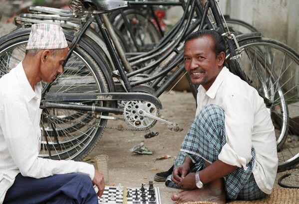 尼泊尔博卡拉市的居民在下象棋。 - 俄罗斯卫星通讯社