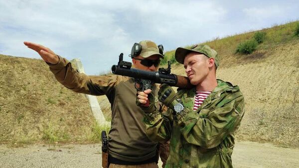志愿者在位于车臣的特种兵基地接受训练 - 俄罗斯卫星通讯社
