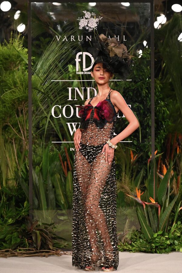 FDCI印度高级时装周，模特们展示设计师Varun Bahl的新款时装。 - 俄罗斯卫星通讯社
