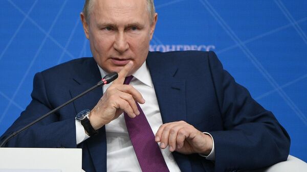 俄手表厂：普京总统在近期活动上佩戴的手表是特别定制的 - 俄罗斯卫星通讯社