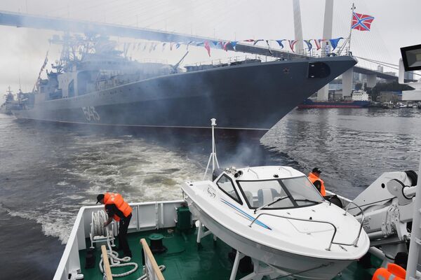 庆祝俄罗斯海军节在符拉迪沃斯托克阅兵式上的萨波什尼科夫元帅号驱逐舰。 - 俄罗斯卫星通讯社