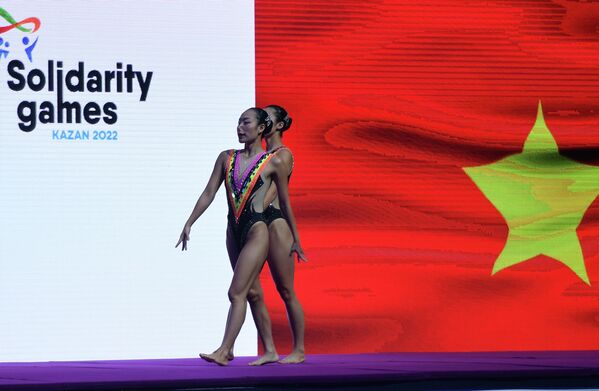 越南選手Manh Nhi Phan 和 Tang Bao Phan在花樣游泳雙人技術比賽中。 - 俄羅斯衛星通訊社