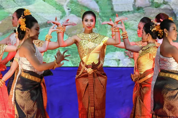 柬埔寨东盟外长会议开幕式上做准备的舞蹈演员。 - 俄罗斯卫星通讯社