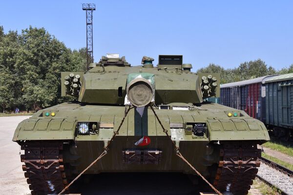 运抵莫斯科郊外阿拉比诺参加“坦克两项”比赛的中国军事装备。 - 俄罗斯卫星通讯社