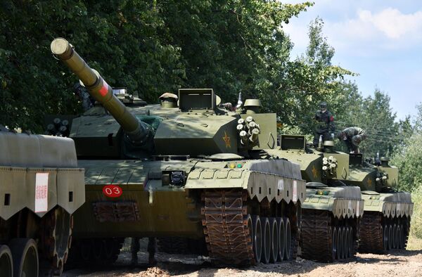 運抵莫斯科郊外阿拉比諾參加“坦克兩項”比賽的中國軍事裝備。 - 俄羅斯衛星通訊社