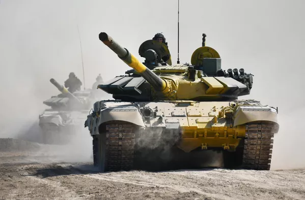 在莫斯科州阿拉比诺军事训练场准备进行试射的T-72B3坦克。 - 俄罗斯卫星通讯社