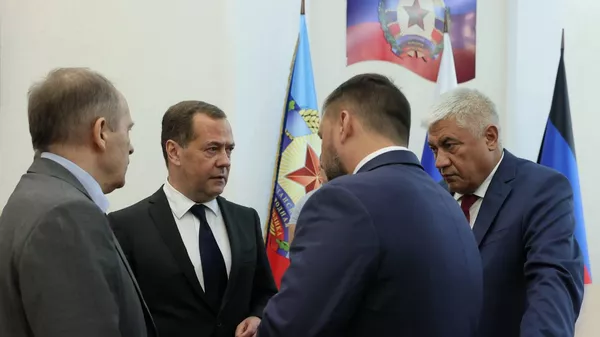 梅德韦杰夫宣布已访问卢甘斯克人民共和国 - 俄罗斯卫星通讯社