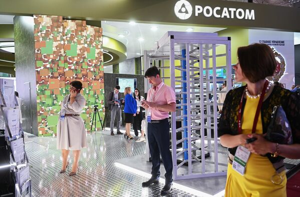 莫斯科“愛國者”會議展覽中心裡的俄羅斯國家原子能公司(ROSATOM)展台。 - 俄羅斯衛星通訊社