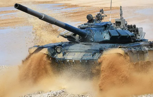 莫斯科州阿拉比諾靶場，越南的參賽軍人駕駛坦克T-72B3參加“坦克兩項-2022”比賽。 - 俄羅斯衛星通訊社