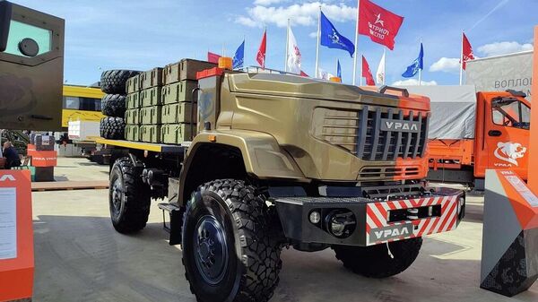 俄羅斯在“軍隊-2022”論壇展示首輛無人軍用卡車原型車 - 俄羅斯衛星通訊社