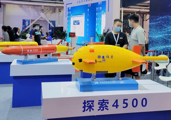 北京国际机器人大会展厅中展览的各类产品。 - 俄罗斯卫星通讯社
