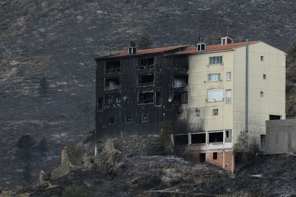 在西班牙东部山火中烧焦的房屋。 - 俄罗斯卫星通讯社