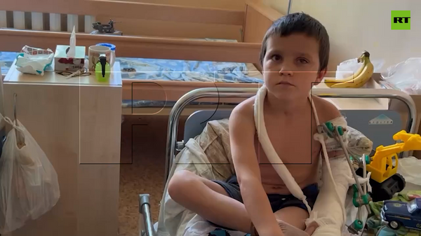 頓巴斯兒童險些在烏軍炮擊中失去手臂 - 俄羅斯衛星通訊社