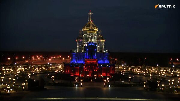 俄羅斯三色旗現身武裝力量大教堂 - 俄羅斯衛星通訊社
