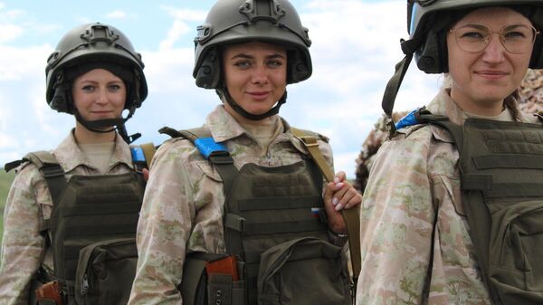 軍隊-2022“子午線”項目比賽現場的俄羅斯女子軍事測繪員。 - 俄羅斯衛星通訊社