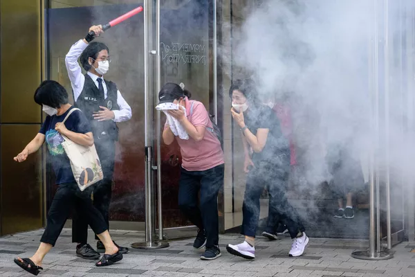 首爾市民參加韓美聯合軍演“乙支自由護盾(Ulchi-Freedom Shield)”框架內的防恐及防化演習。 首爾市民參加韓美聯合軍演“乙支自由護盾(Ulchi-Freedom Shield)”框架內的防恐及防化演習。 - 俄羅斯衛星通訊社