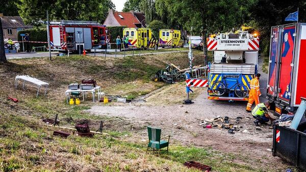 媒體：荷蘭南部一輛卡車撞上人群造成至少3人死亡 - 俄羅斯衛星通訊社