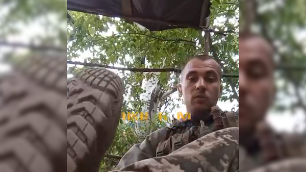 “小伙子們，你們不覺得羞愧嗎？”烏克蘭軍人講述關於士兵在社交網絡上索要制服的錢的事。 - 俄羅斯衛星通訊社