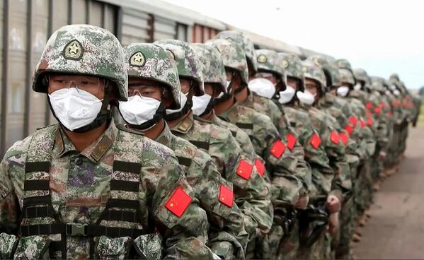 參加“東方-2022”軍演的中國武裝車隊抵達俄羅斯遠東濱海邊疆區的謝爾蓋耶夫靶場。 - 俄羅斯衛星通訊社