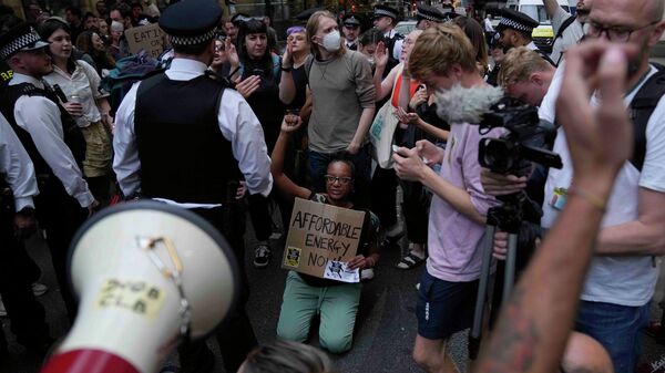 英媒：英国政府正为因物价上涨可能引发的抗议活动做准备 - 俄罗斯卫星通讯社