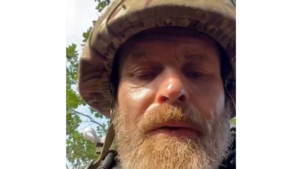 一名乌克兰士兵抱怨乌克兰军队的状况 - 俄罗斯卫星通讯社