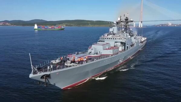 参加“东方-2022”战略演习的太平洋舰队舰船抵达符拉迪沃斯托克金角湾。 - 俄罗斯卫星通讯社