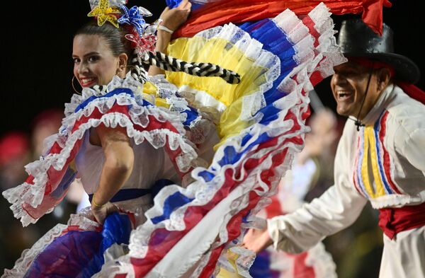 委内瑞拉武装力量舞蹈团参加第15届“斯巴斯基钟楼”国际军乐节开幕式。 - 俄罗斯卫星通讯社