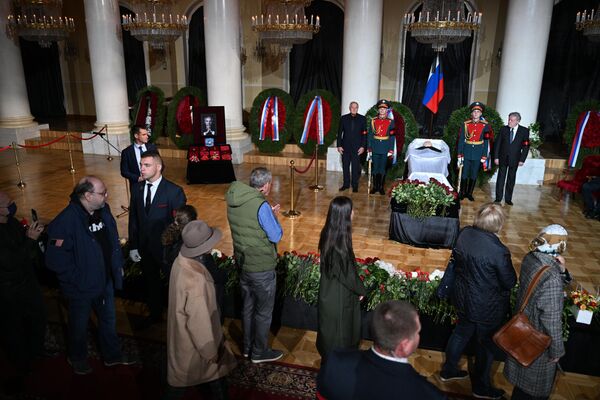 此前有报道称，苏联第一任总统戈尔巴乔夫的遗体告别仪式上会出现“国葬元素”。 - 俄罗斯卫星通讯社