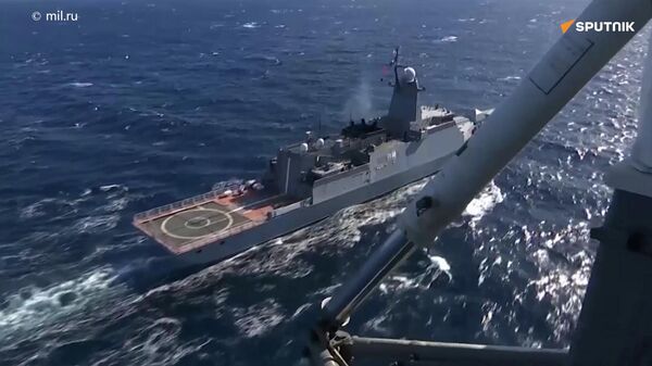 俄中两国海军舰船在“东方-2022”军演中消灭假想敌空中目标 - 俄罗斯卫星通讯社