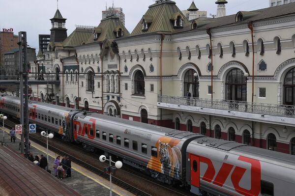 8267841 05.09.2022 俄鐵在符拉迪沃斯托克展示阿穆爾虎的主題列車 - 俄羅斯衛星通訊社